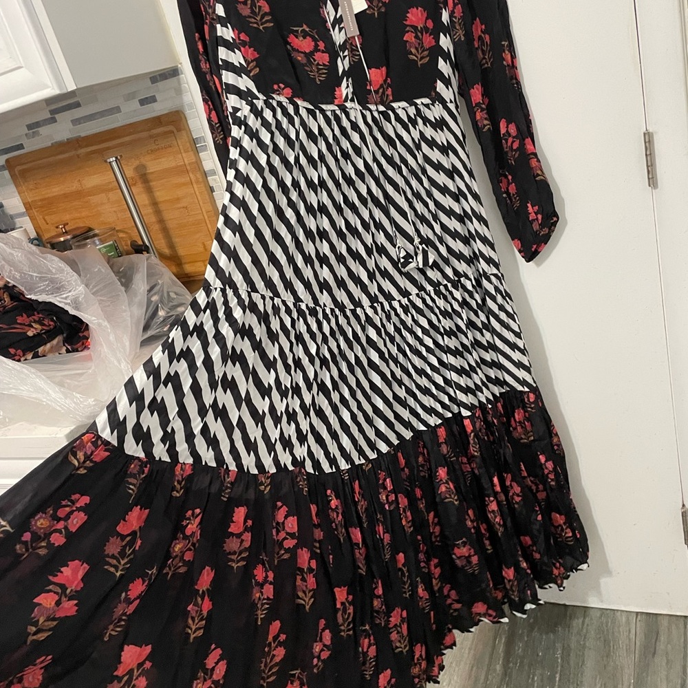 Anthropologie Nikasha Black red floral contrast Stripes Maxi Long
Sleeve dress - Picture 11 of 14